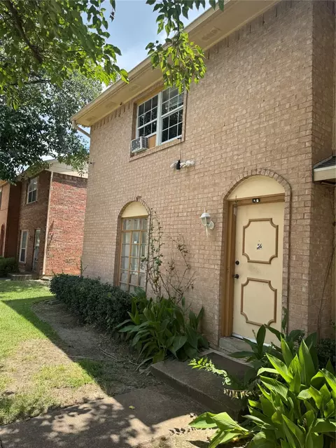 82 E Mountain Creek Ct #1, Grand Prairie, TX 75052