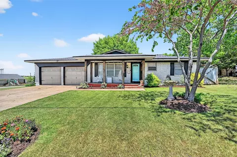 307 W Duke St, Howe, TX 75459