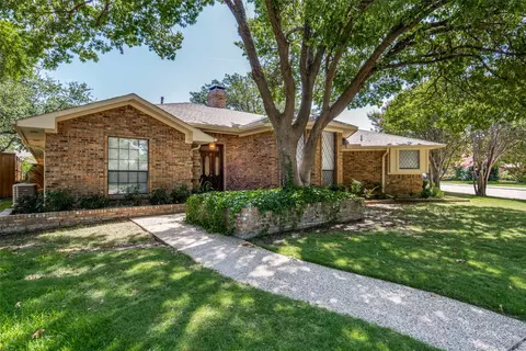 4019 Bobbin Ln, Addison, TX 75001