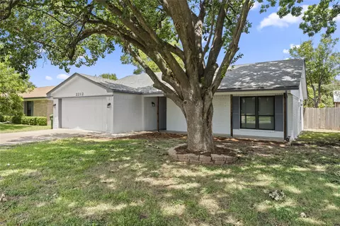 2212 Century Dr, Waco, TX 76712