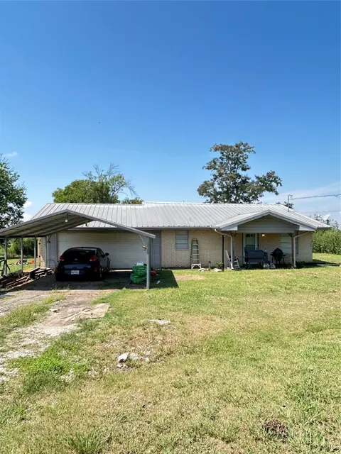 11041 S Fm 410, Deport, TX 75435