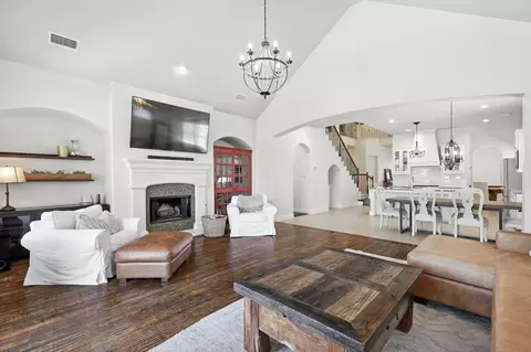 9108 Leland Dr, Lantana, TX 76226