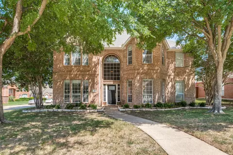 2801 Flamingo Ln, Plano, TX 75074