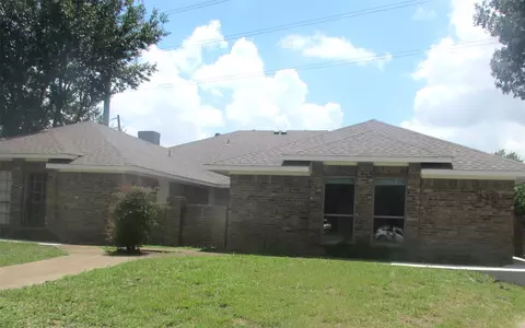 13301 Daystrom Ct, Dallas, TX 75243