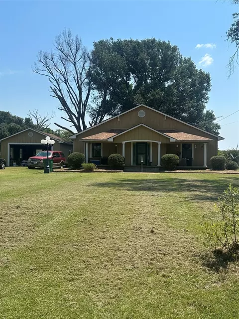 604 Wood St, Kemp, TX 75143
