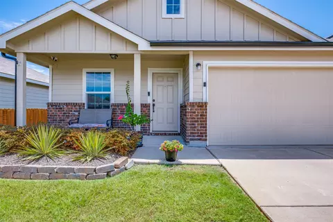 9218 Marilyn Pl, Dallas, TX 75227