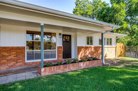 209 S Hill Dr, Weatherford, TX 76086
