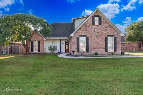 4229 Parkridge Dr, Benton, LA 71006