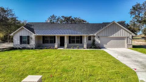 112 Sedona Creek Ct, Poolville, TX 76487