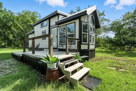 384 Petty Rd, Santo, TX 76472