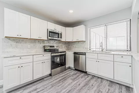 454 Brookview Dr, Garland, TX 75043