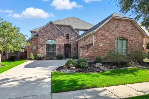 1121 Burnett Dr, Lantana, TX 76226