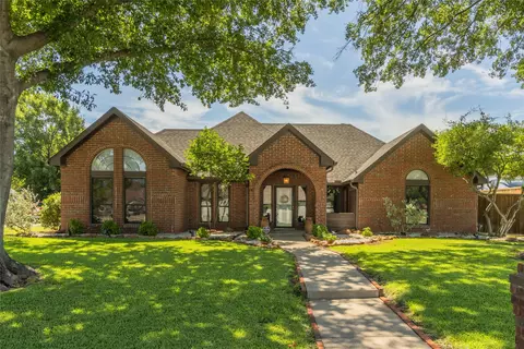 413 Doubletree Dr, Highland Village, TX 75077