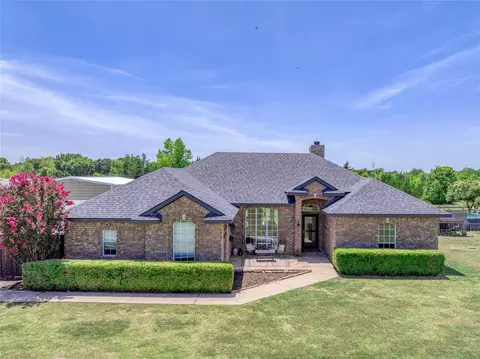 735 Meadowview Cir, Van Alstyne, TX 75495