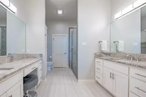 Bath - 506 Sampan Dr, Tool, TX 75143 photo 1 of 5