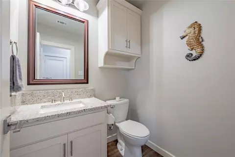 Bath - 506 Sampan Dr, Tool, TX 75143 photo 2 of 5