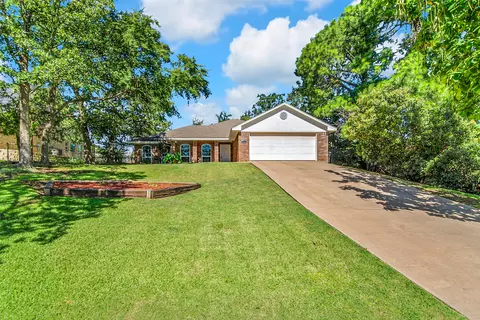 731 Deleon St, Denison, TX 75020