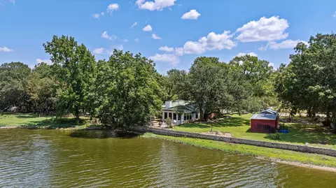 246 Comanche Trl, Weatherford, TX 76087