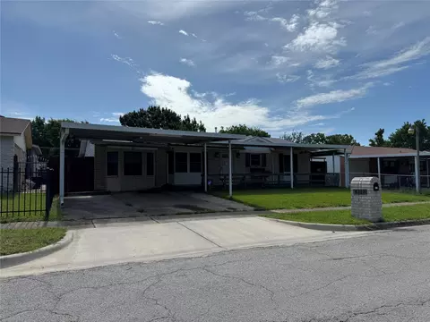 4212 Central Ln, Balch Springs, TX 75180