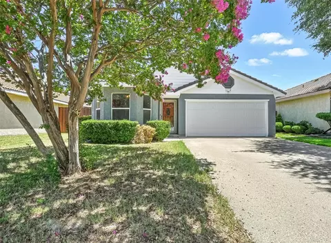 3519 Alexandria Dr, Arlington, TX 76015