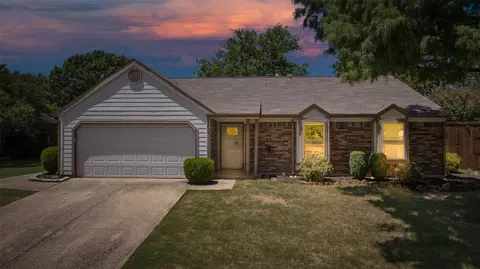 3508 Peakview Dr, Corinth, TX 76210
