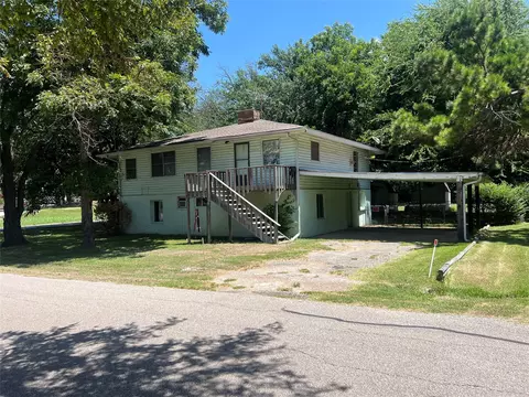 150 Gateway Dr, Gun Barrel City, TX 75156