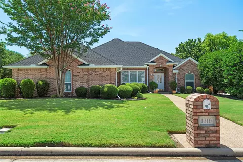 1310 Brittany Ln, Mansfield, TX 76063