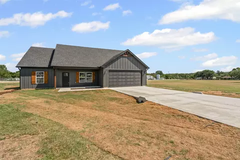 3906 Chippewa Ct, Granbury, TX 76048
