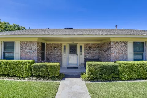 129 Connie Dr, Desoto, TX 75115