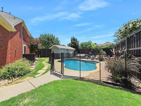 8043 Staley Dr, Frisco, TX 75036