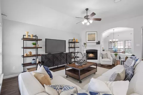 427 Brighton St, Roanoke, TX 76262