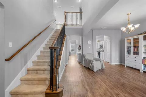 10701 Burnham Dr, Waco, TX 76708 photo 4