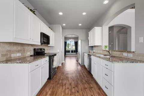 10701 Burnham Dr, Waco, TX 76708 photo 8