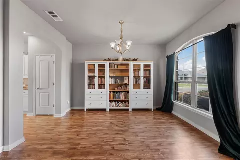 10701 Burnham Dr, Waco, TX 76708 photo 6