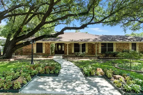 5600 Chimney Rock Ct, Fort Worth, TX 76112