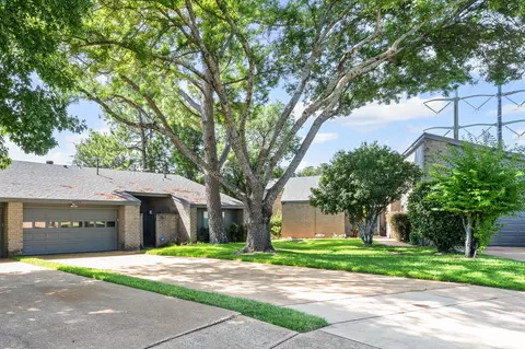 1803 Eastwood Ct, Grand Prairie, TX 75050