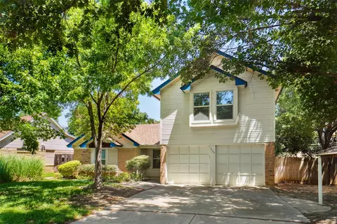 5407 Parliament Dr, Arlington, TX 76017