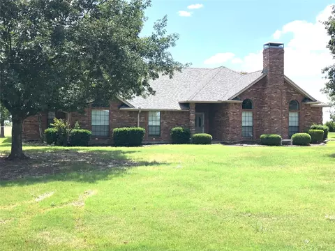 930 Willow Ln, Waxahachie, TX 75165