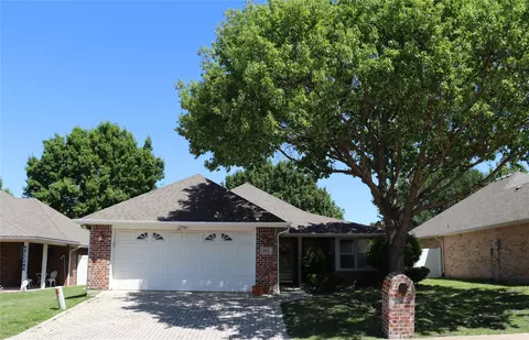 103 Sunglow Loop, Red Oak, TX 75154