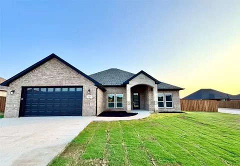 727 Cobblestone Cir, Mabank, TX 75147