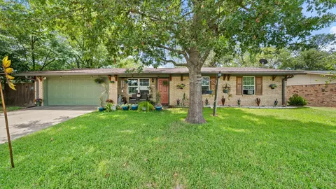 230 Dodson St, Canton, TX 75103