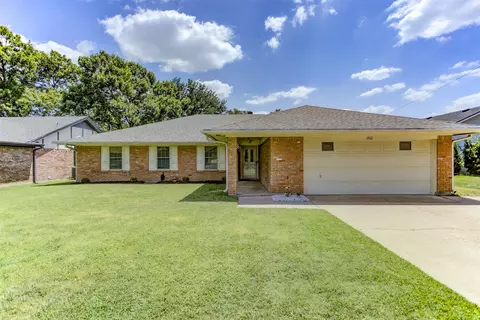 1012 Purdue Dr, Arlington, TX 76012