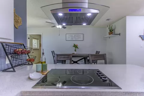 Dining - 1012 Purdue Dr, Arlington, TX 76012 photo 1 of 2