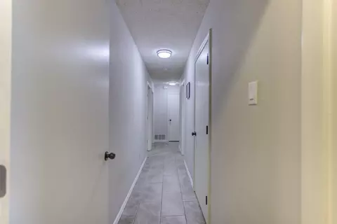 Entry Way - 1012 Purdue Dr, Arlington, TX 76012 photo 5 of 5