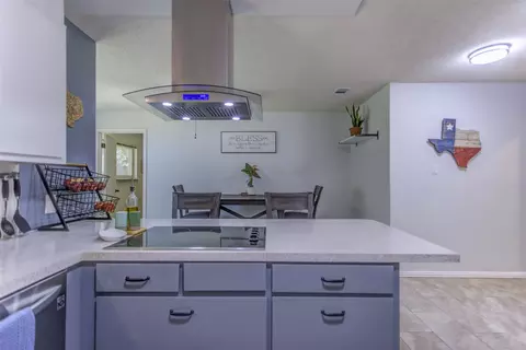Kitchen - 1012 Purdue Dr, Arlington, TX 76012 photo 4 of 4