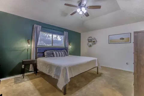 Bedroom - 1012 Purdue Dr, Arlington, TX 76012 photo 3 of 7