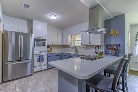 Kitchen - 1012 Purdue Dr, Arlington, TX 76012 photo 1 of 4