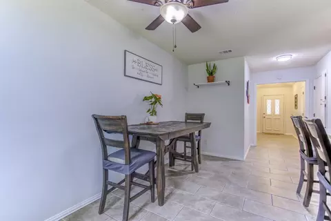 Entry Way - 1012 Purdue Dr, Arlington, TX 76012 photo 4 of 5