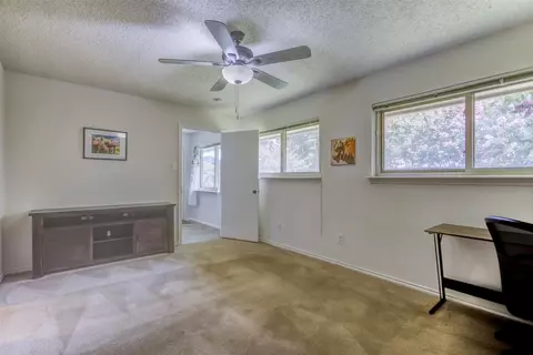 Bedroom - 1012 Purdue Dr, Arlington, TX 76012 photo 7 of 7