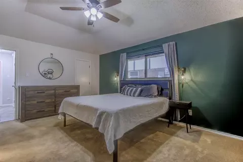 Bedroom - 1012 Purdue Dr, Arlington, TX 76012 photo 4 of 7